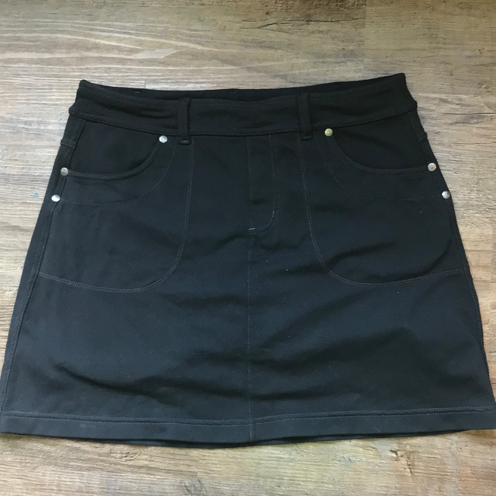 Athleta Women’s Skirt